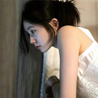 雷电交加的小路